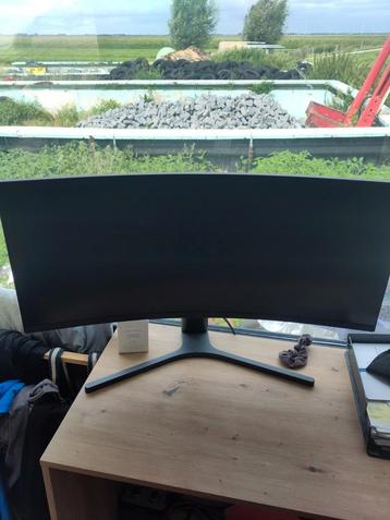 Curved gaming monitor  beschikbaar voor biedingen