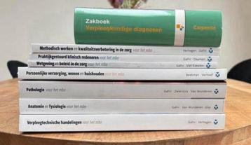 Schoolboeken verpleegkunde. beschikbaar voor biedingen