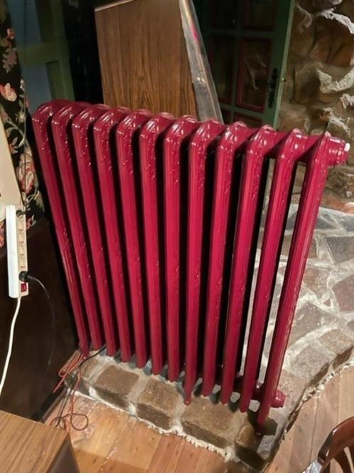 Decoratieve gietijzeren radiator – bordeauxrood, Antiek en Kunst, Curiosa en Brocante, Ophalen