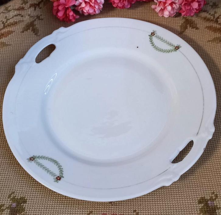 Leuke oude brocante serveerschaal,wit,groene/rode bloempjes, Antiek en Kunst, Curiosa en Brocante, Ophalen of Verzenden