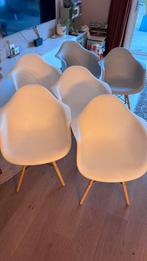 6 kuipstoelen (4 witte, 2 grijze), Huis en Inrichting, Stoelen, Ophalen, Kunststof, Gebruikt, Wit