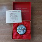 Kerst:  PILLENDOOSJE "Christmas 1985" Crummles Enamels, Ophalen of Verzenden, Zo goed als nieuw