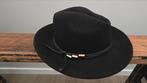HOED ZWART, Ophalen of Verzenden, Zo goed als nieuw, One size fits all, Hoed