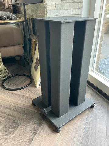 Set TARGET R2 stands met verstelbare spikes. 45 kg p/st. beschikbaar voor biedingen