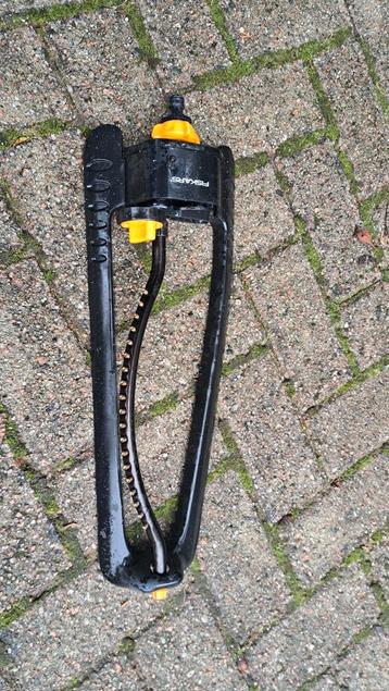 Fiskars Zwenksproeier - Tuinbewatering beschikbaar voor biedingen