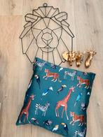 Jungle dieren accessoires Kaat kussen, leeuw rek en haakjes, Ophalen of Verzenden, Kleed of Kussen