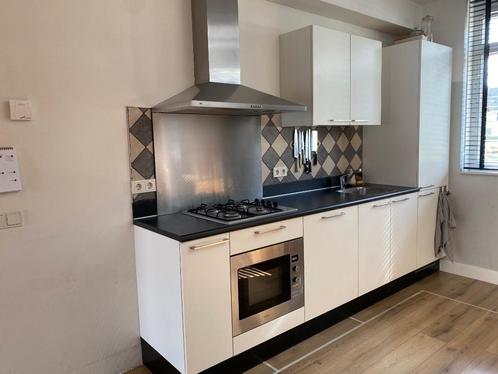 Complete keuken met apparatuur, Huis en Inrichting, Keuken | Complete keukens, Gebruikt, Hoekkeuken, Wit, Kunststof, Ophalen