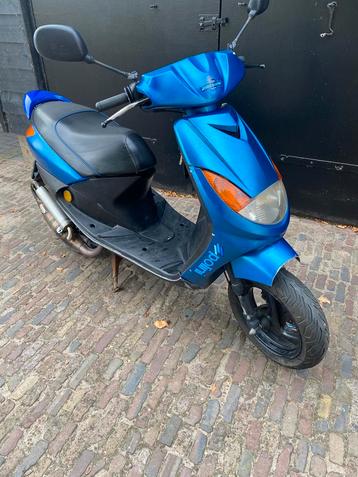 Peugeot Viva City 2takt met Yasuni terugloop uitlaat beschikbaar voor biedingen