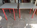 2 mooie tafels met rode ijzeren poten. Geschikt voor buiten., Ophalen, Zo goed als nieuw