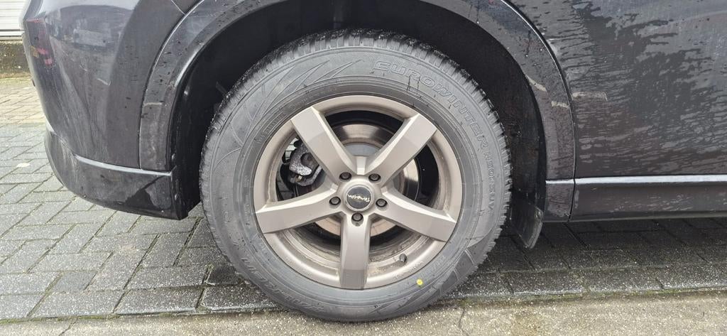 Falken winterbanden op velg 225 65 17 5x114,3 naafgat 67,1, Gebruikt, Banden en Velgen, 17 inch, Terreinwagen