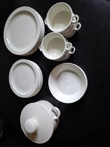 Wedgewood midwinter stonehenge plain white zie omschrijving beschikbaar voor biedingen