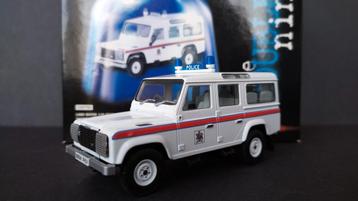 Land Rover Defender Thames Valley Police 1:43 Corgi Pol beschikbaar voor biedingen