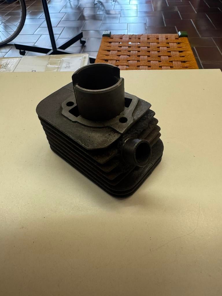 Cilinder vespa CIAO (Nr: 2185), Ophalen, Zo goed als nieuw, Cilinder, Vespa