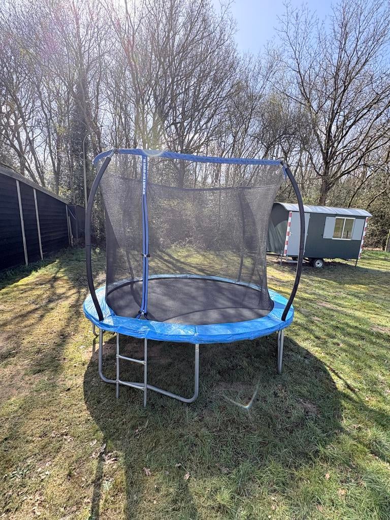 Trampoline met veiligheidsnet en trap - Zeer goede staat, Ophalen of Verzenden, Zo goed als nieuw