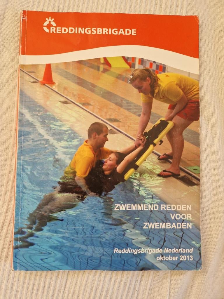 Lesboek Zwemmend Redden voor Zwembaden - Reddingsbrigade, Boeken, Ophalen of Verzenden, Alpha