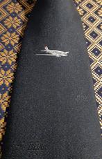 DDA Dutch Dakota Association stropdas mooi vliegtuig, Kleding | Heren, Ophalen of Verzenden, Nieuw, Blauw