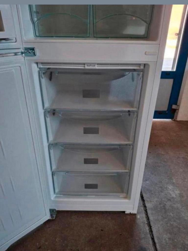 Liebherr Koel-vriescombinatie no frost, 150 tot 200 liter, 60 cm of meer, Met aparte vriezer, Energieklasse A of zuiniger