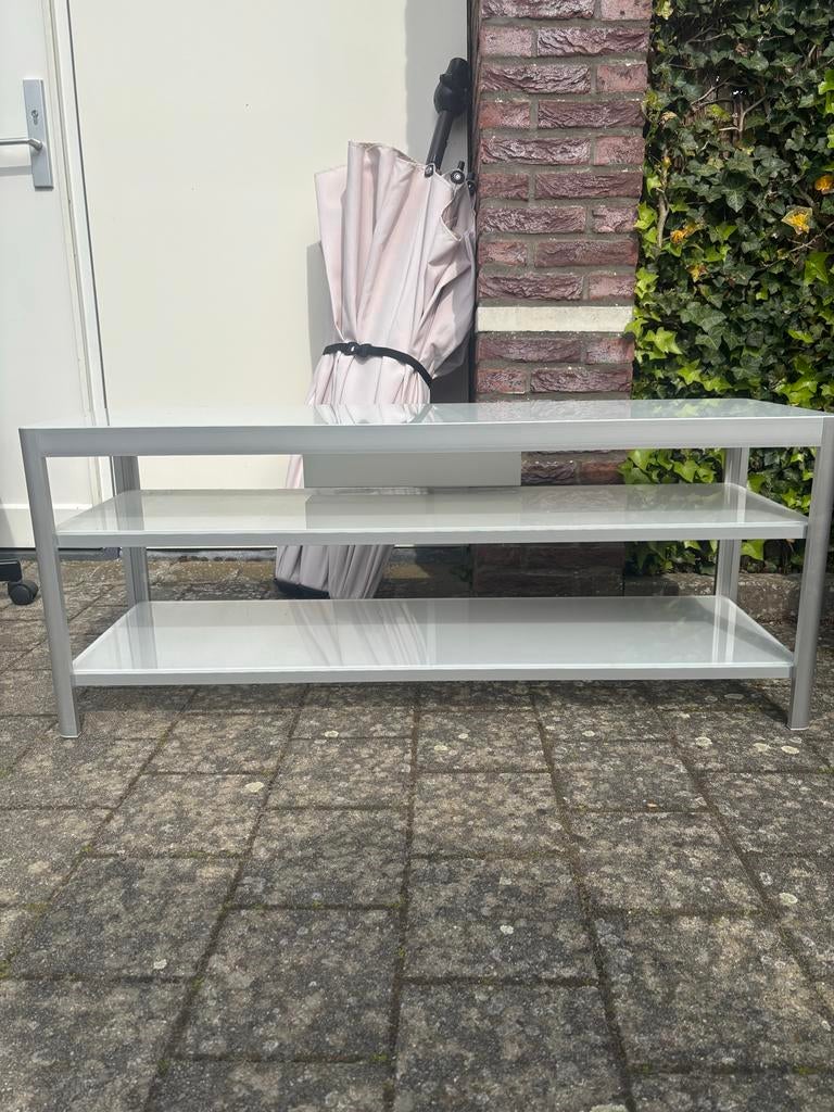 Modern TV-meubel ophalen!!!, 100 tot 150 cm, Ophalen of Verzenden, Minder dan 100 cm, 25 tot 50 cm