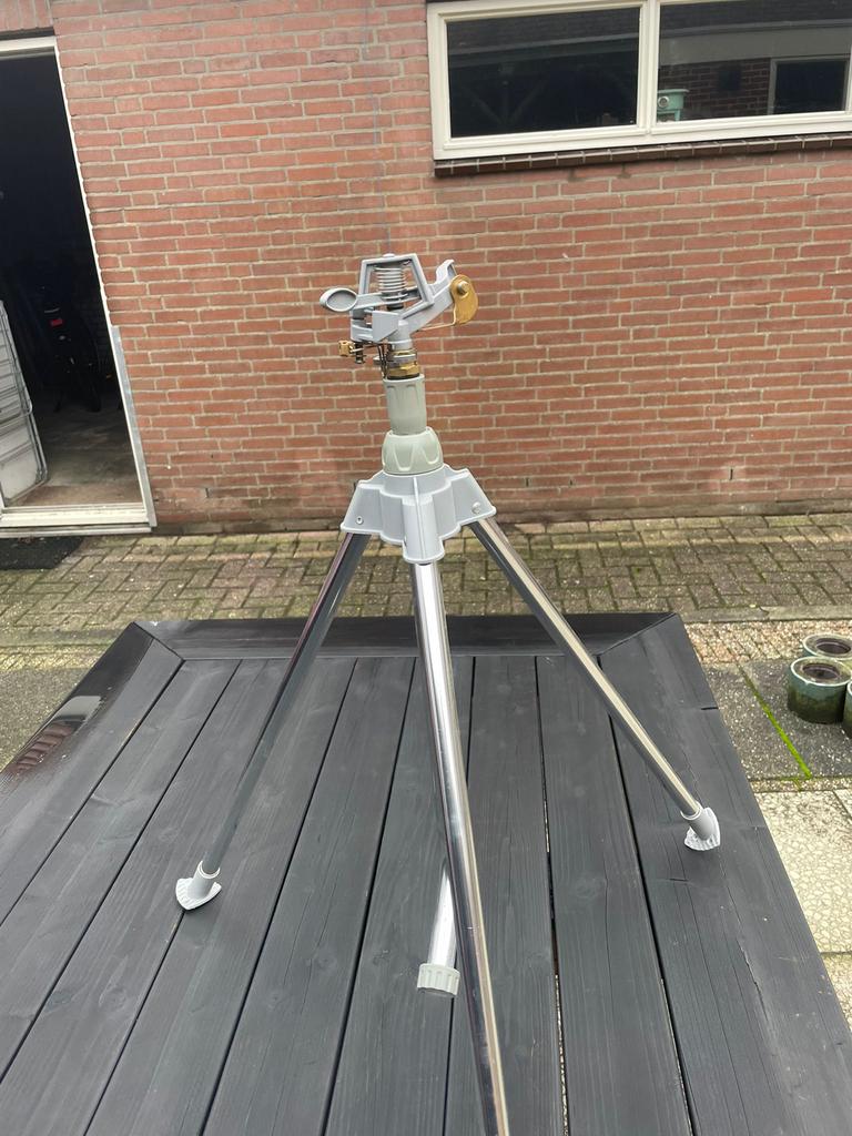 Sectorsproeier op statief - Ideaal voor grote tuinen, Tuin en Terras, Tuinsproeiers, Ophalen of Verzenden, Gebruikt, Sectorsproeier