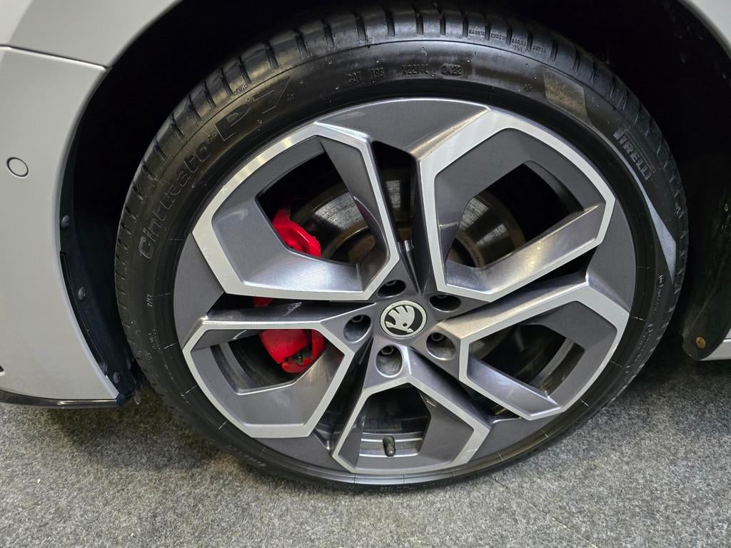 Skoda Octavia Combi 1.4 TSI RS iV PHEV Business First Editio, Auto's, Skoda, Gebruikt, 4 cilinders, Hybride Elektrisch/Benzine