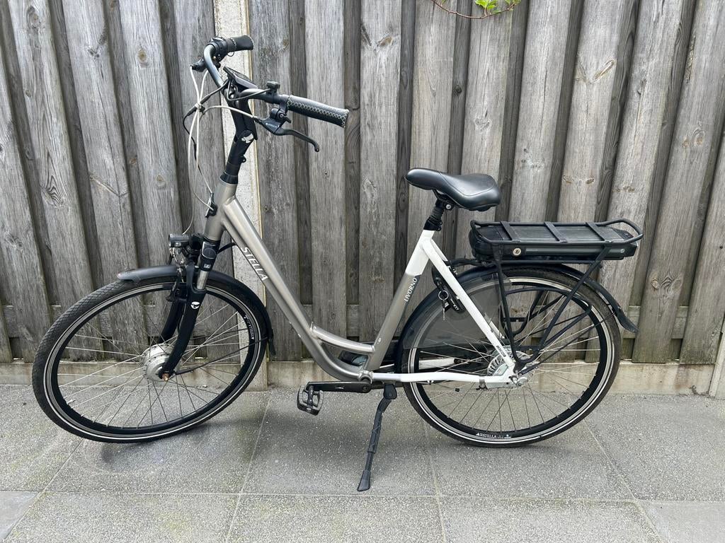 Stella Livorno elektrische fiets grijs wit, Fietsen en Brommers, Elektrische fietsen, 51 tot 55 cm, Ophalen, Zo goed als nieuw