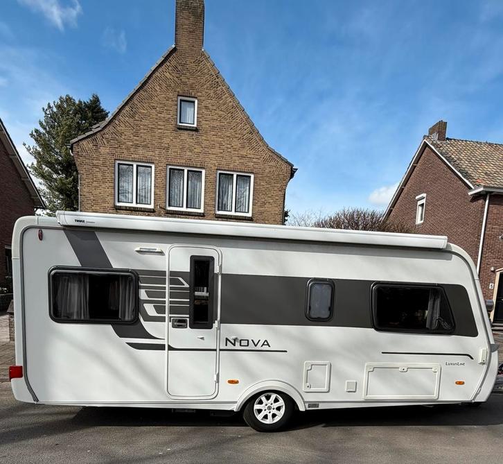 Eriba Nova 541 Luxusline, enk. bedden, mover, airco, luifel, Caravans en Kamperen, Caravans, Particulier, tot en met 4, 1250 - 1500 kg