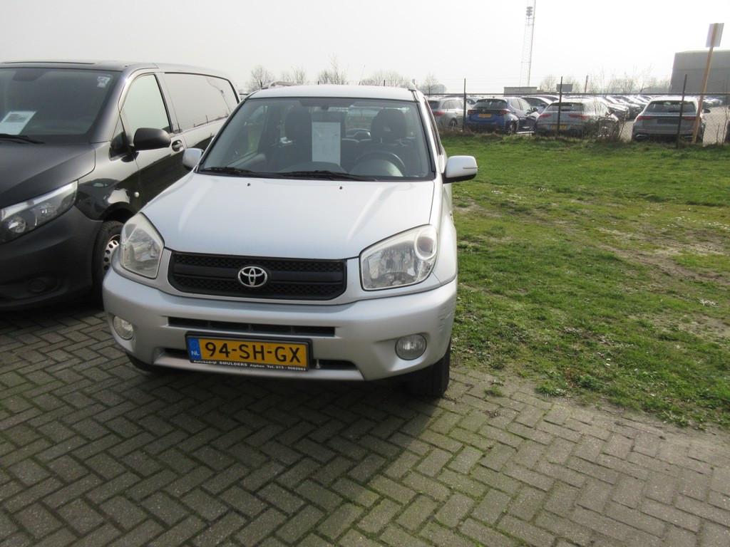 Toyota RAV4 1.8-16V VVT-i Luna, Auto's, Voorwielaandrijving, Gebruikt, 4 cilinders, 49 €/maand