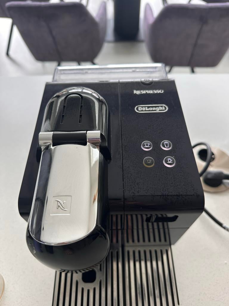 Nespresso DeLonghi Koffiemachine - Zwart, Koffiemachine, Ophalen of Verzenden, Zo goed als nieuw, 1 kopje