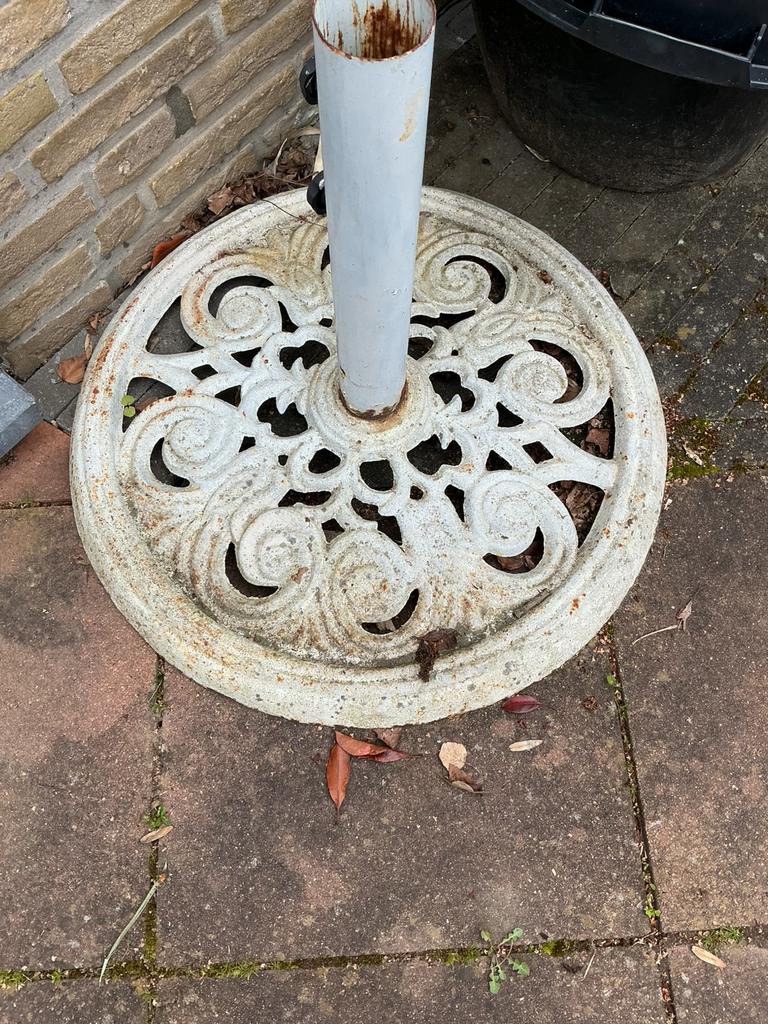 Gietijzeren parasolvoet, Ophalen, Gebruikt, Minder dan 1 meter, Parasolvoet