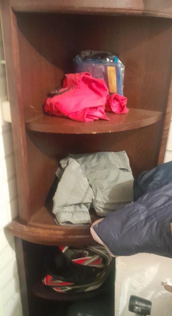 Donker eiken hoek kastjes, Ophalen, Zo goed als nieuw, 25 tot 50 cm