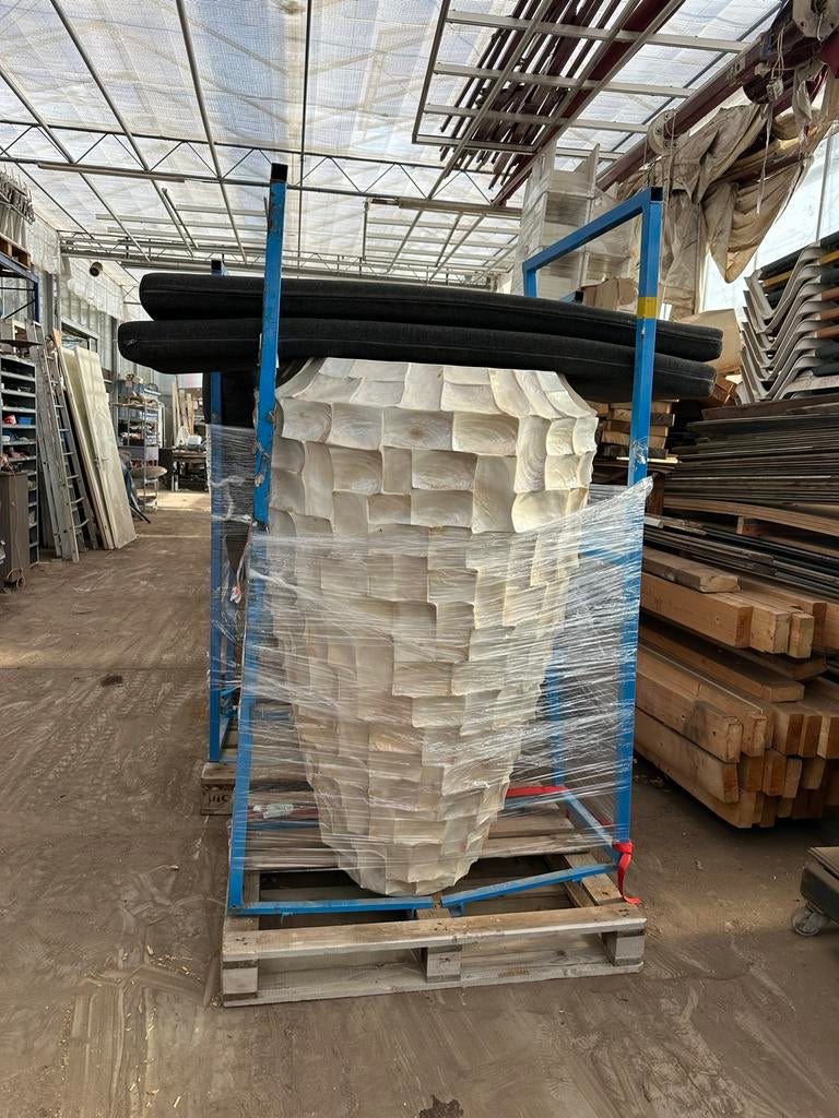 Grote schelpen vazen, Huis en Inrichting, Woonaccessoires | Vazen, Overige materialen, Wit, Ophalen of Verzenden, Zo goed als nieuw