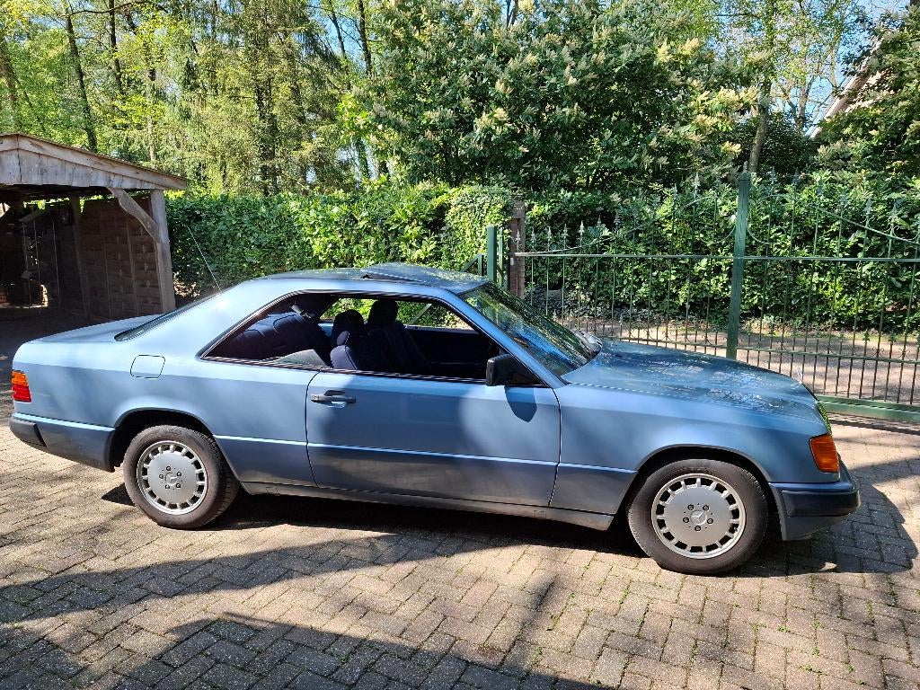Mercedes-Benz 200-Serie 3.0 300 CE AUT K6 1989 Blauw, Automaat, 1384 kg, Particulier, Blauw