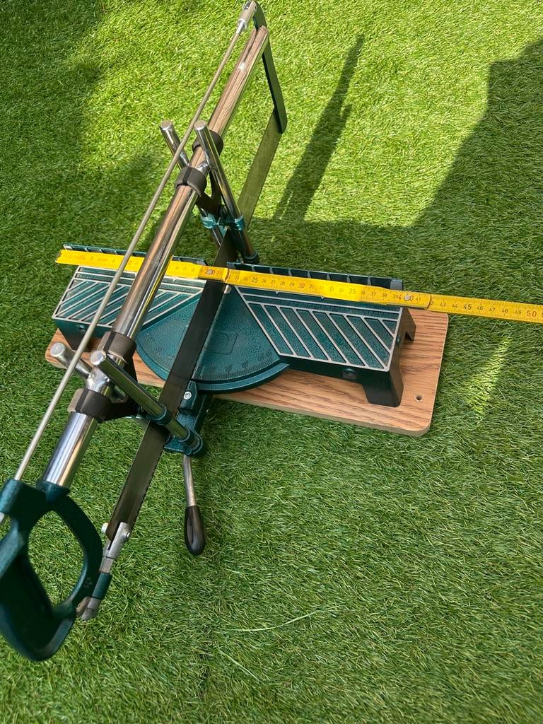 Nauwkeurige handzaag met verstekbak, Doe-het-zelf en Verbouw, Ophalen of Verzenden, Gebruikt, Overige typen, 30 tot 70 mm