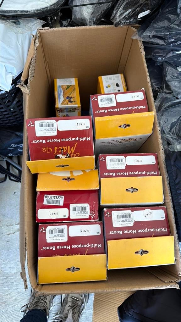 Partij hoefschoenen, Ophalen, Nieuw