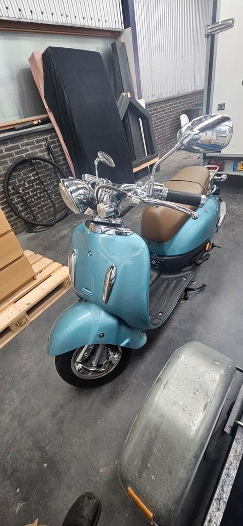 Te koop scooter motermania snorfiets, Fietsen en Brommers, Snorfietsen en Snorscooters, Gebruikt, Overige merken, Benzine, Ophalen