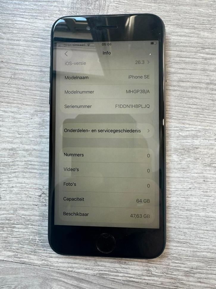 iPhone SE 2020 (2e generatie) 64 GB, Telecommunicatie, Mobiele telefoons | Apple iPhone, Zo goed als nieuw, 64 GB, Zwart, Ophalen of Verzenden