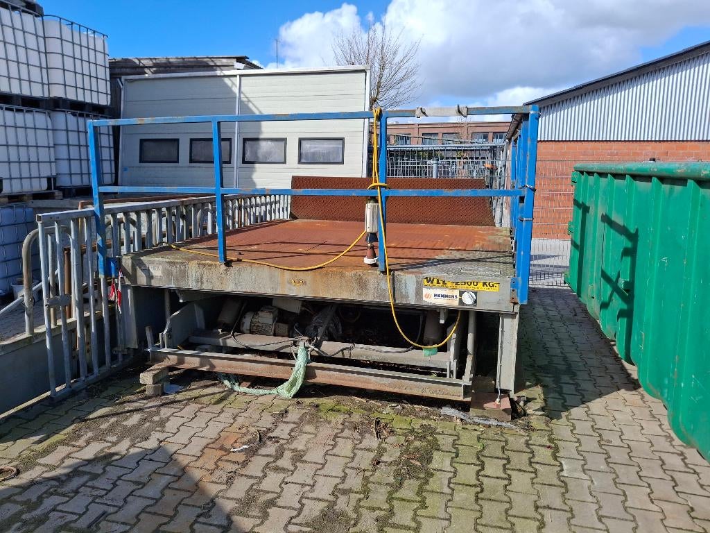 Hefbrug laaddock, Ophalen