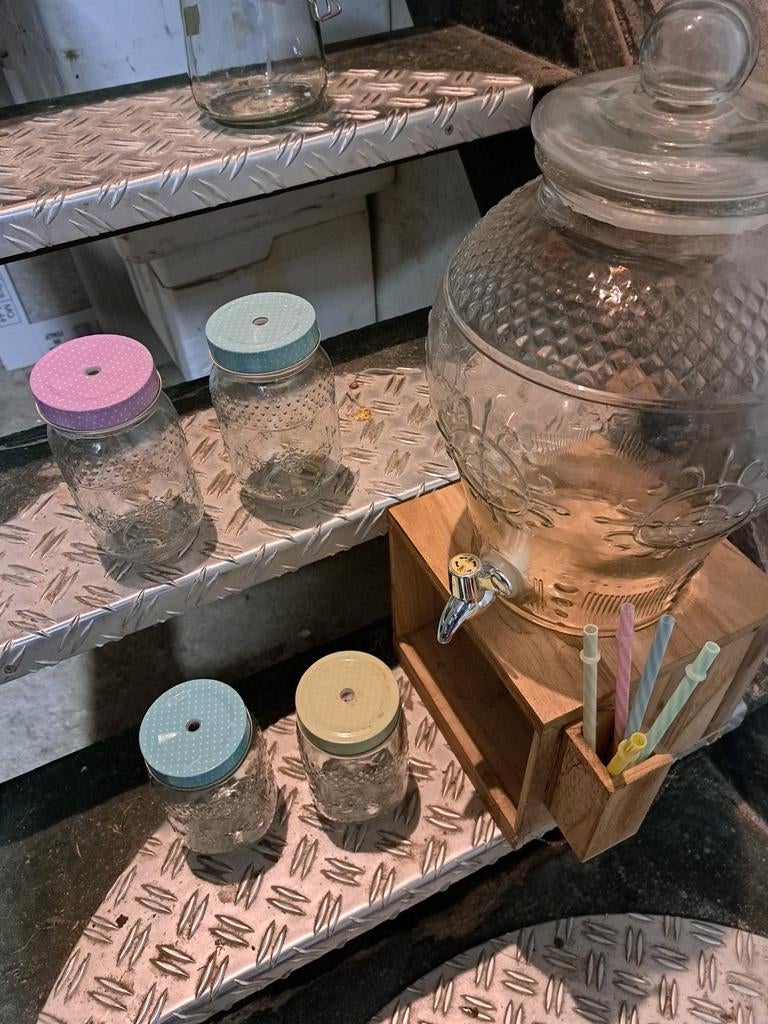 Glazen kan met kraantje en 4 glazen, Ophalen