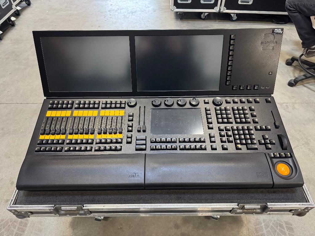 MA Lighting GrandMA2 Light + Fader Wing | 8GB | Flightcase, Muziek en Instrumenten, Licht en Laser, Ophalen, Gebruikt, Licht