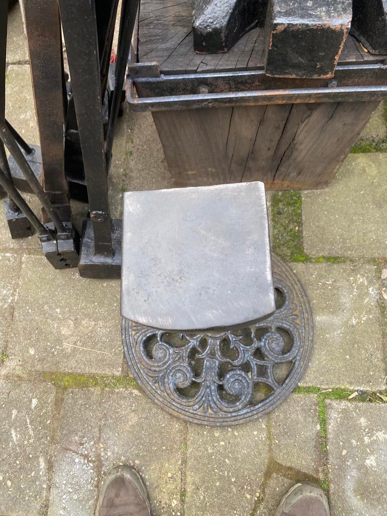 Aambeeld smeden grote tas, Ophalen