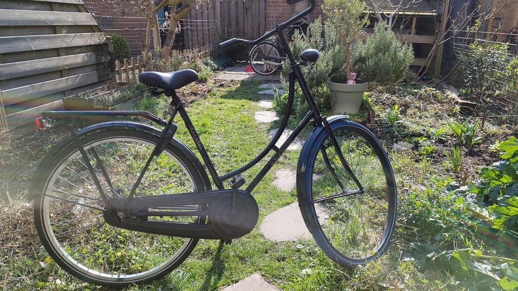 Zwarte Omafiets 56cm met Nieuwe Onderdelen en Slot, Fietsen en Brommers, 56 cm of meer, Ophalen, Gebruikt, Delta