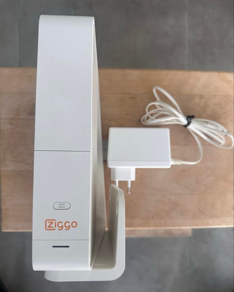 Ziggo Connectbox Router/Modem - Wit, Ophalen of Verzenden, Gebruikt, Router met modem