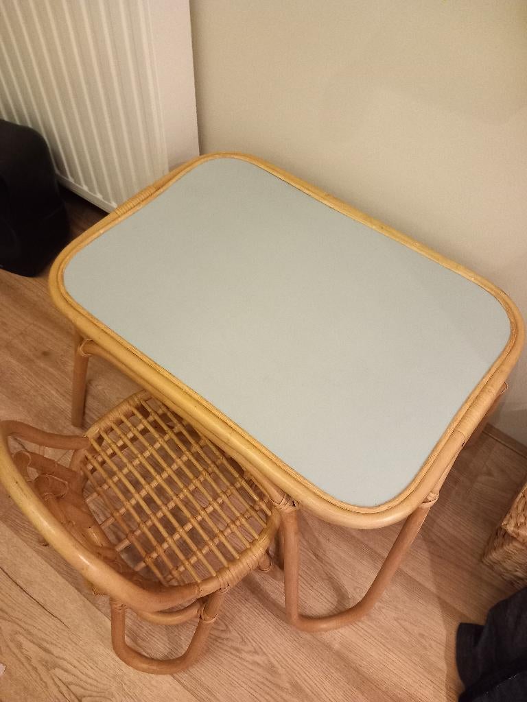 Kindertafel met stoeltje van Oyoy, Huis en Inrichting, Ophalen, Gebruikt