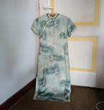 lichtgroene qipao chinese jurk van zijde, Kleding | Dames, Jurken, Maat 38/40 (M), Nieuw, Ophalen of Verzenden, Onder de knie
