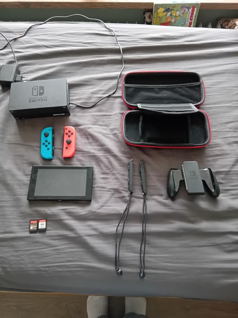 Nintendo switch met zelda en fc25 en nog VEEL MEER!, Met games, Met 2 controllers, Zo goed als nieuw, Ophalen