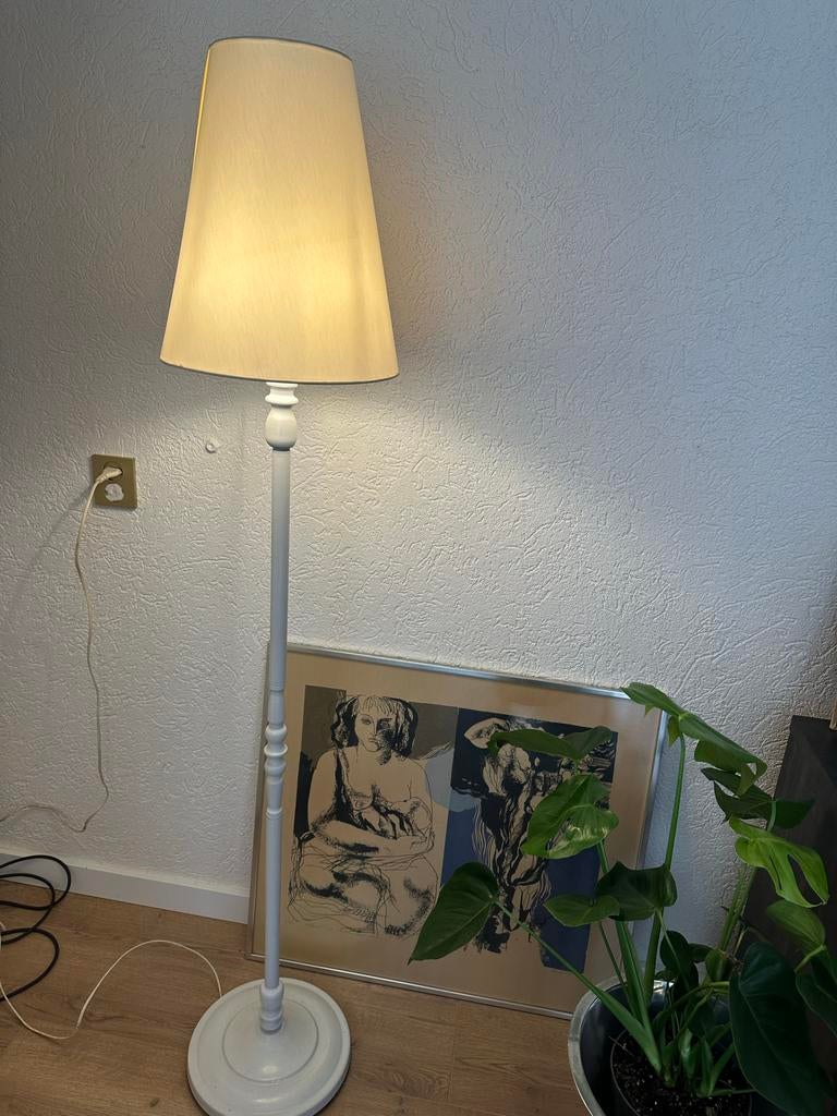 Witte staande lamp met stoffen kap, Huis en Inrichting, Ophalen of Verzenden, Gebruikt, Metaal, 150 tot 200 cm
