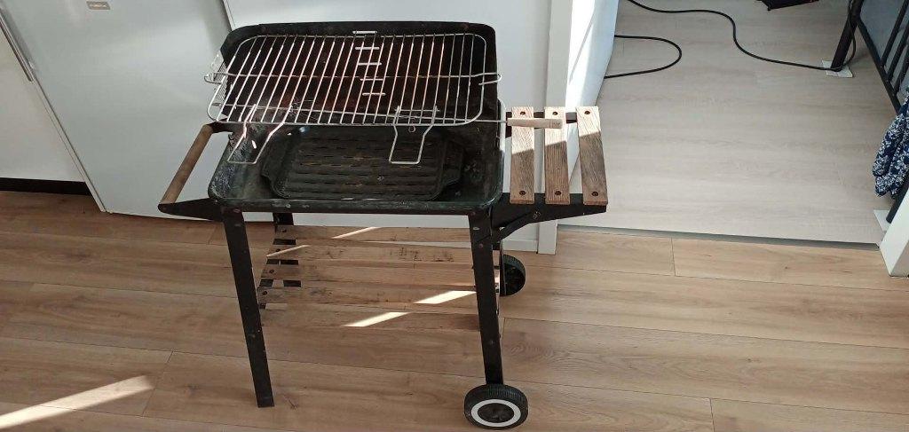 barbeque gratis, Ophalen, Gebruikt, Met accessoires