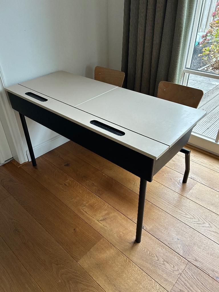 Schoolbank, Kinderen en Baby's, Kinderkamer | Tafels en Stoelen, Ophalen, Zo goed als nieuw, Tafel(s) en Stoel(en)