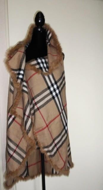 Burberry omslagdoek, poncho met bont maat L, Overige kleuren, Verzenden, Maat 42/44 (L), Zo goed als nieuw