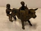 Vintage Bronzen Beeldje: Man op Stier met Trekker, Zwaar Mod, Antiek en Kunst, Ophalen